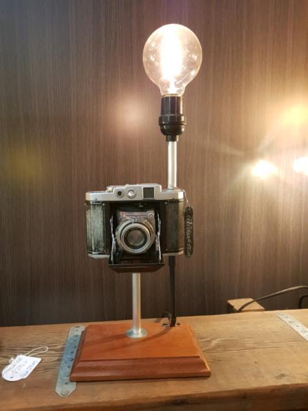 Fantastic bespoke vintage camera tablelamp