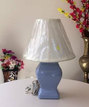 Elegant Porcelain Table Lamp, New Shade