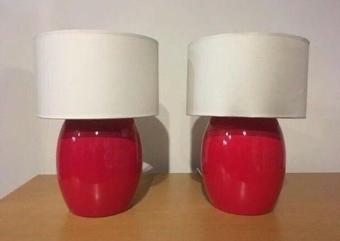2 Red lamps