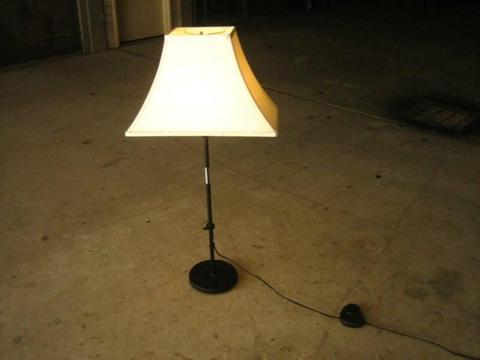 Table lamp