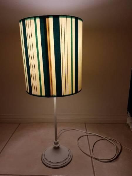 LAMP TABLE/ BEDSIDE TABLE LAMP FOR SALE - BARGAIN!