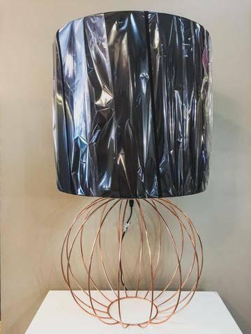 Round Copper Wire Table Lamp