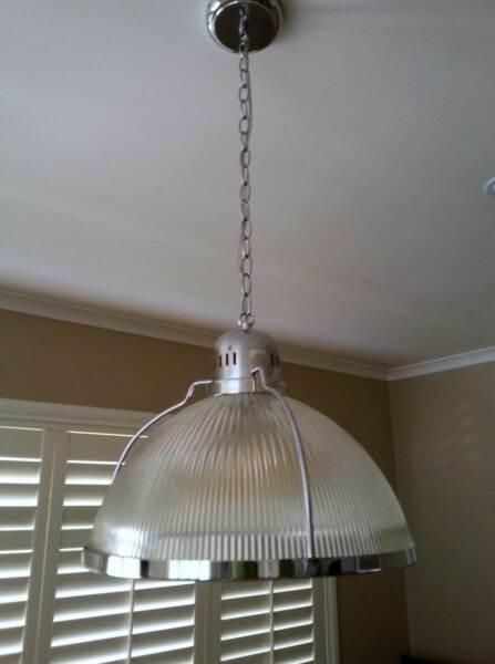 Ceiling light, modern industrial style, in perfect condition