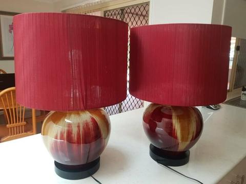 2 table lamps im as new condition