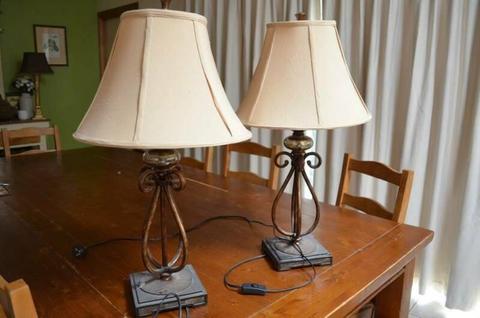 pair of bedside/table/buffet lamps