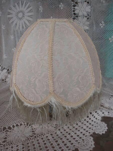 VINTAGE TIFFANY LAMP SHADE ONLY SOFT PEACH LACE FRINGE 20CM HIGH