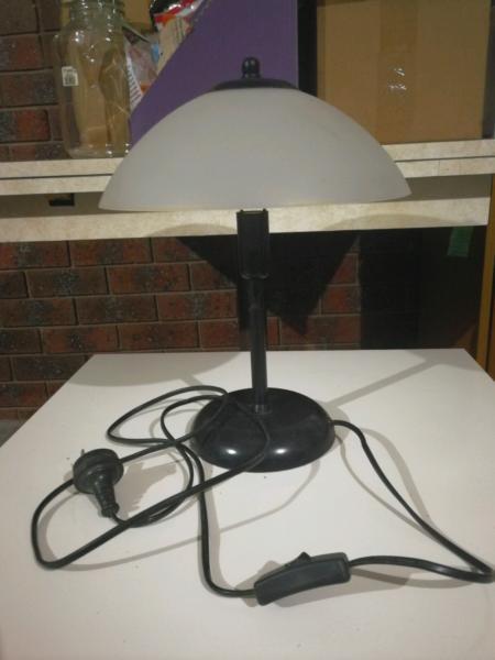 Table lamp - Excellent condition!