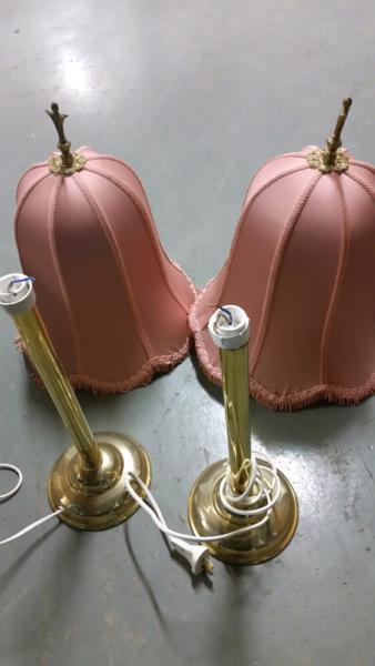 2 Vintage style lamps