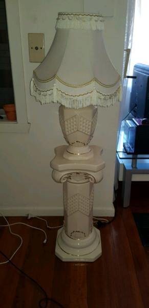 Antique style Lamp with stand