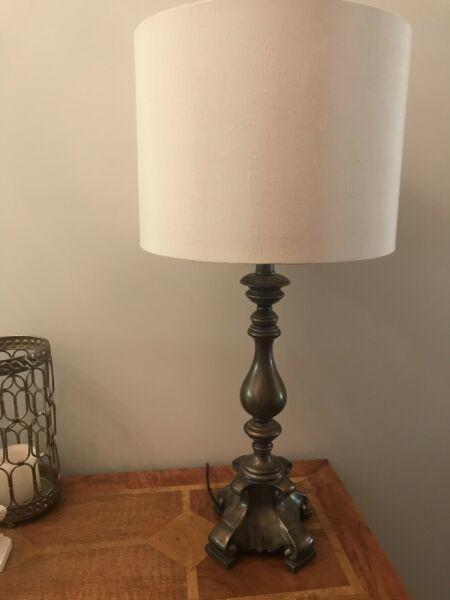 Classic elegant table lamp