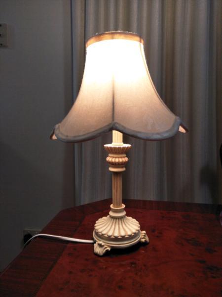 Bedside table lamp