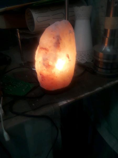 Himalayan salt lamp 25 bucks