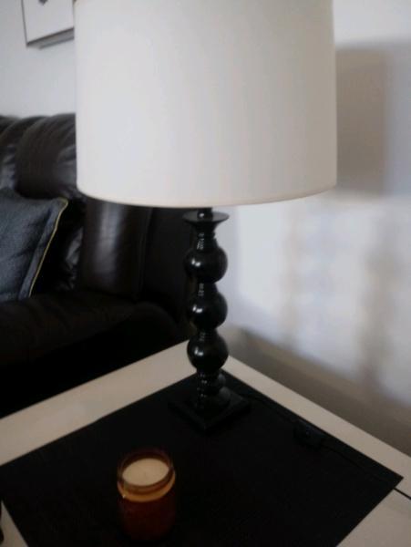 Large hamptons style table lamp