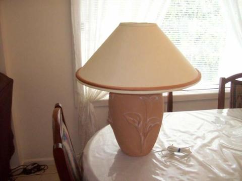 Table lamp looks beautiful top quality ididial for any lunch room