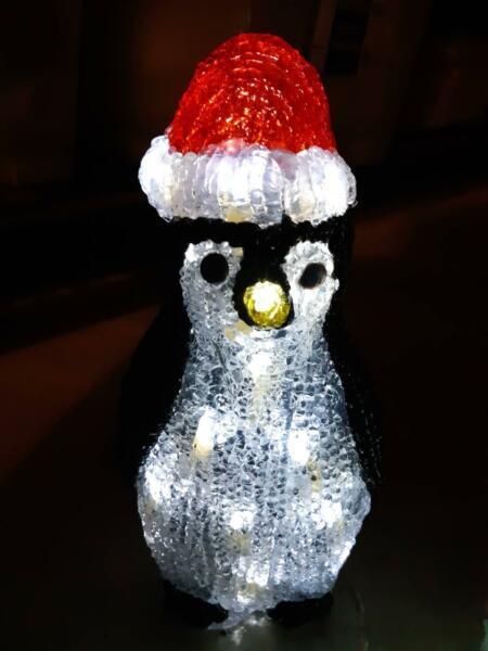 Christmas lights - happy feet style penguins