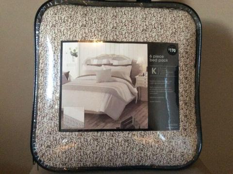King Size - Quilt Cover - 6 Piece Bed Pack - Brand New