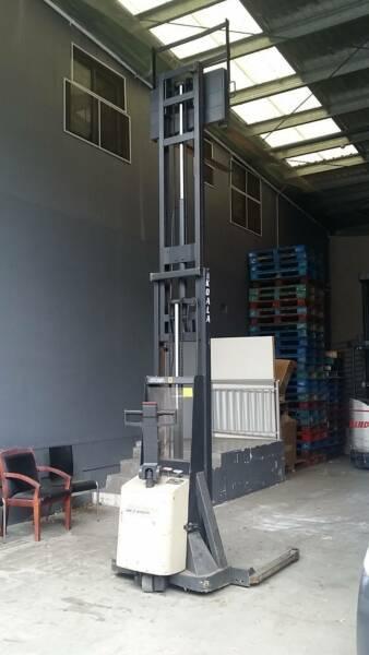 Crown 20MT154A Electric forklift 1.5 ton /4m (2x12v new battery)