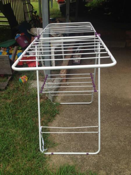 landry rack 10$ in perfect condition