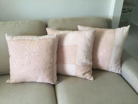 Set of 3 linen cushions $10