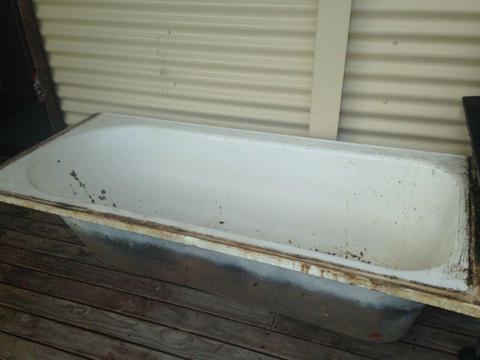 Free bath tub Edgeworth!!!