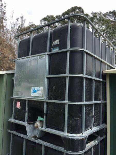 IBC Containers Black 1000ltr water tanks