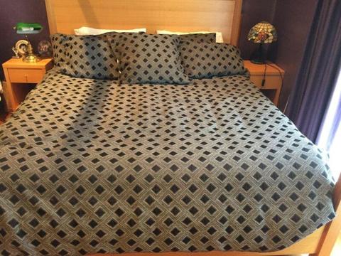Sheridan KB quilt cover. Hotel quality