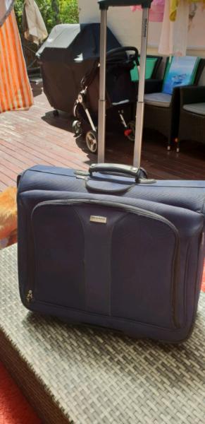 Suitcase/garment bag