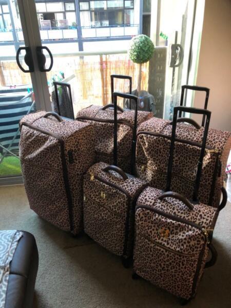 Suitcases luggage set all for sale very light weight all great co