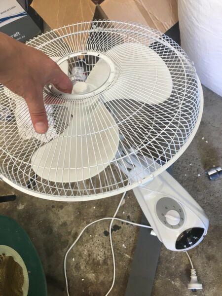 Hydroponic wall mount fan