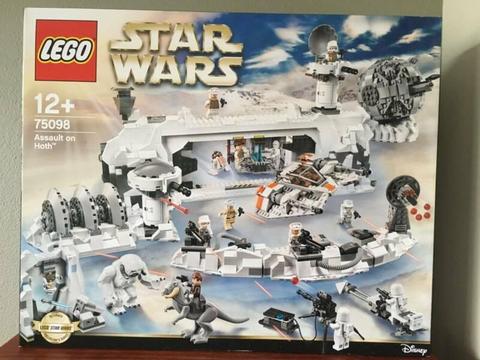 Lego Star Wars UCS 75098 Assault on Hoth - Retiring Sold Out
