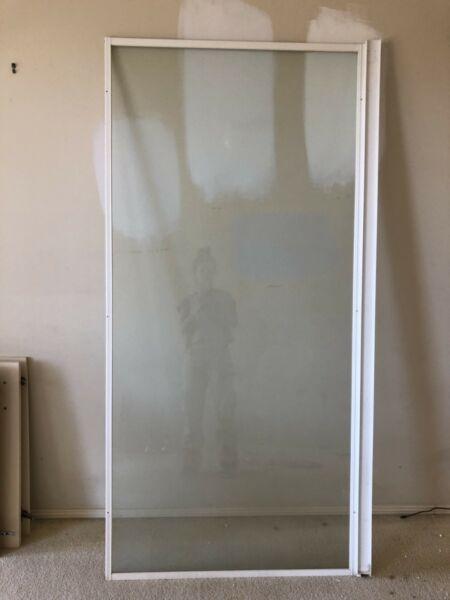 Glass shower screen with frame (white)