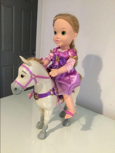 Disney Princess range - Toddler Rapunzel and Maximus