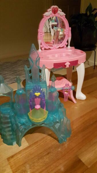 Kids doll house accesories