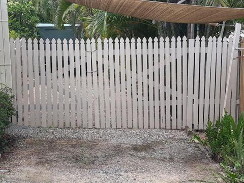Picket fence for sale