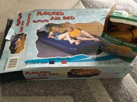 Inflatable air bed, size double, wiih pump