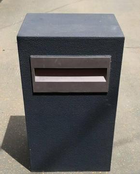 Letterbox, Pillar Letterbox