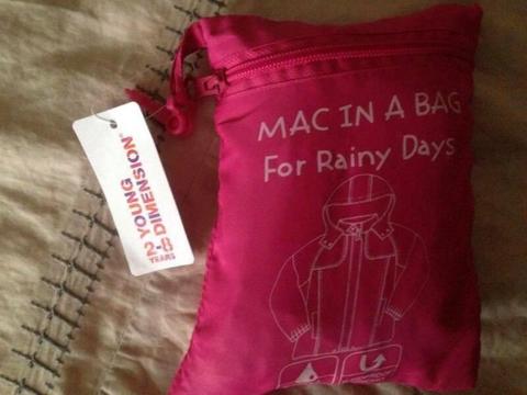 GIRLS SIZE 3-4 RAINCOAT(MAC IN A BAG)BRAND NEW FROM UK