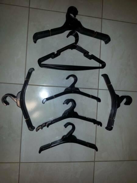Plastic Clothes hanger 10 for 2$