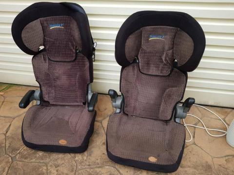 Booster seats Safety 1st. x 2. & 2 x Maxi rider booster seats