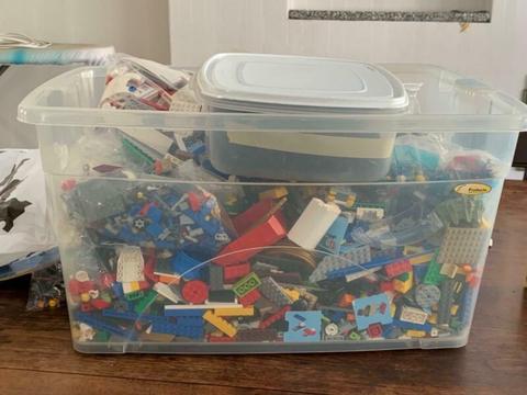 LEGO - Huge mixed box