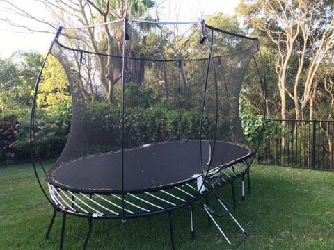 Large oval springfree trampoline