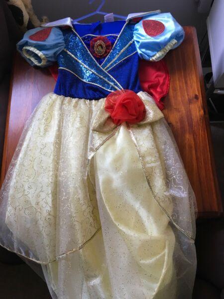 Beautiful Disney brand Snow White dress up costume 4-6 year old
