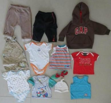 BABY BOYS SIZE 0 MIXED BAG OF CLOTHING 12 PIECES