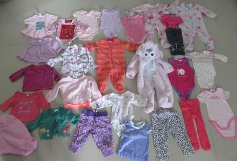 BABY GIRLS SIZE 00 MIXED BAG OF CLOTHING 26 PIECES