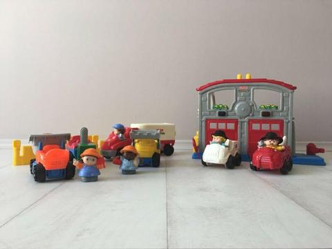 Fisher Price Little People - fire station and construction