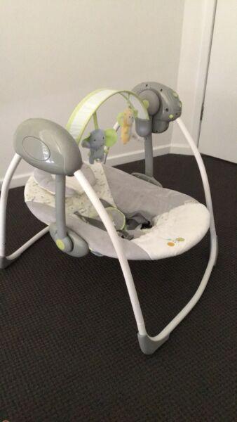 Baby swing- very gently used!! Fantastic condition