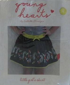 LIITLE GIRLS SKIRT NAVY BLUE WITH EMBROIDERY SIZE 4 COLLETTE D