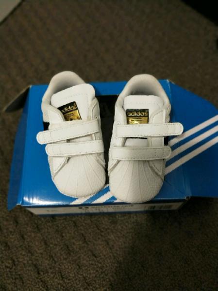 Adidas superstar crib shoe