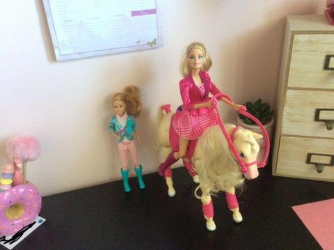 Barbie and stacey horse set