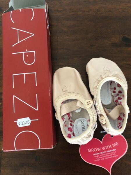 Girls / Toddler ballet shoes size 7 BNWT